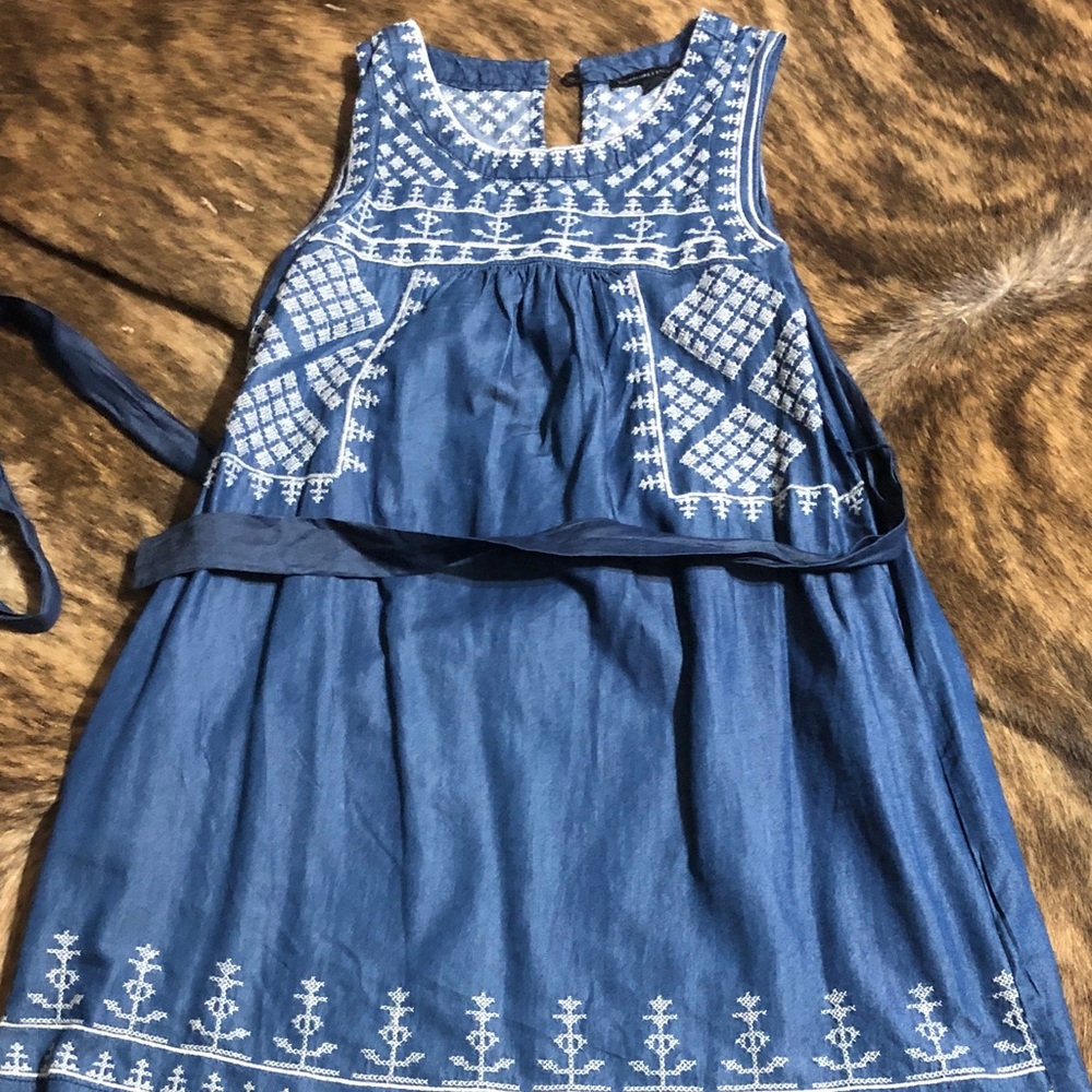 Signature Studio dress in size small